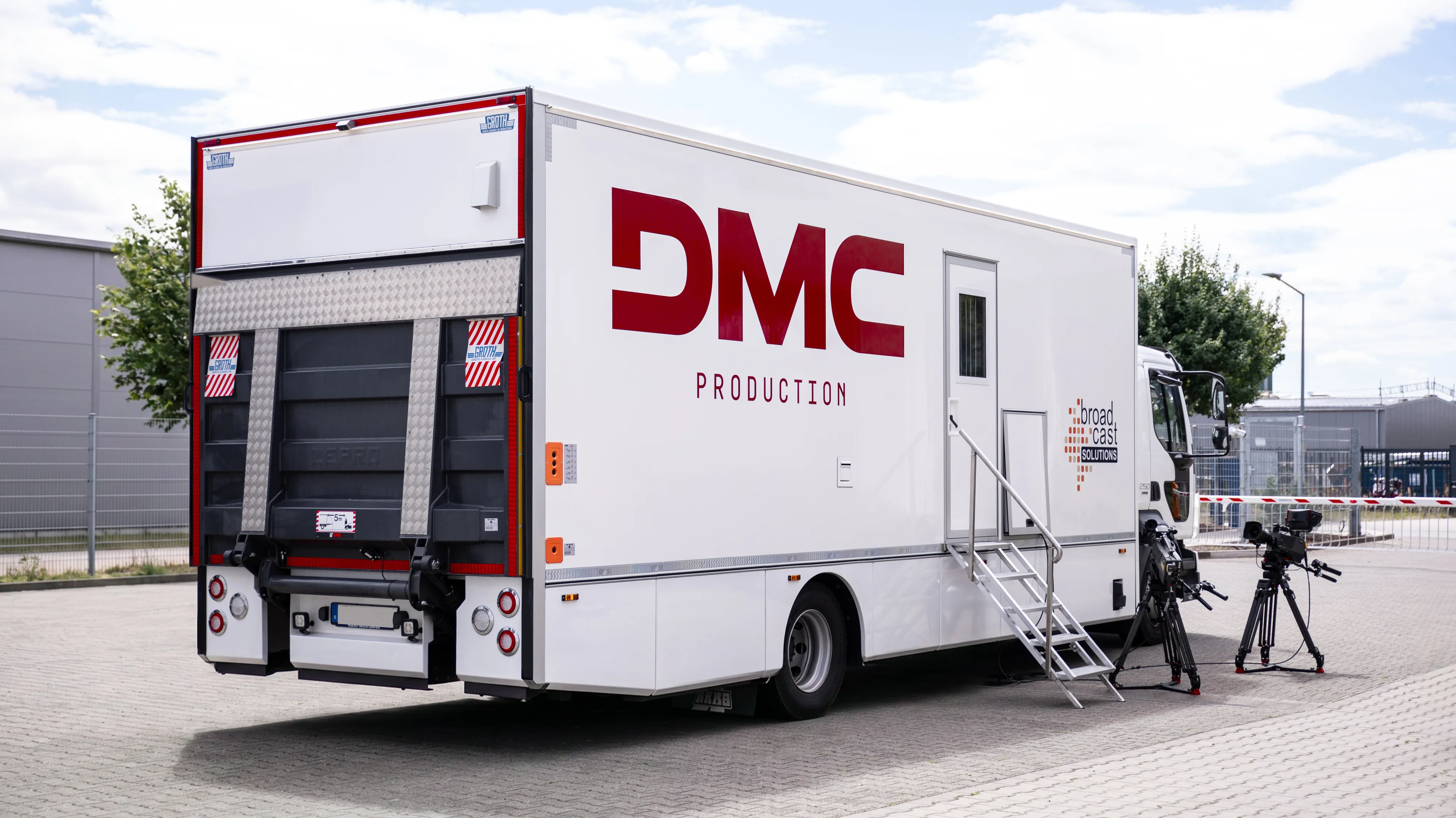 software defined trucks take on 3 liga soccer for dmc